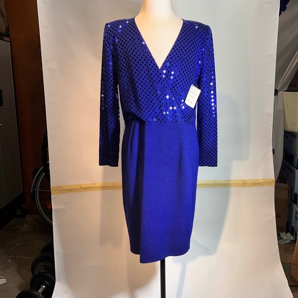 VINTAGE ST. JOHN EVENING DRESS - Picture 5 of 5